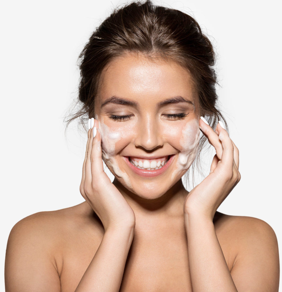 cleansing woman smile numelab skincare
